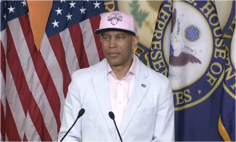 Hakeem Jeffries Humiliated After Complaining About Trump Attending Knicks Game