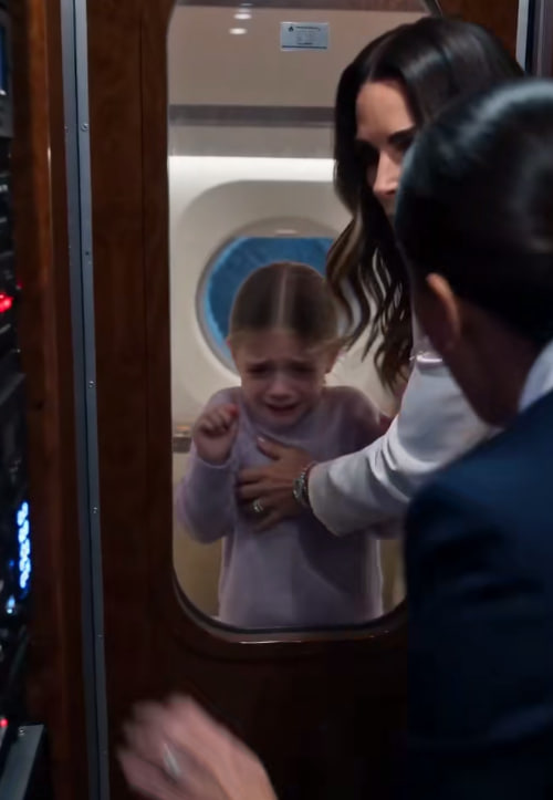 My Wife Drenched My Seven-Year-Old Daughter and Locked Her in a Jet Compartment—Then Her Missing Mother’s Silver Key Opened a Case Nobody Wanted Found