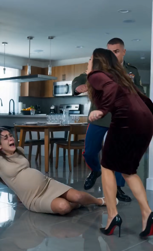 Regina, eight months pregnant, was attacked by her sister-in-law who wanted to steal money for her child; when everyone thought she had fallen, hidden camera footage showed: "she was nearly unconscious."