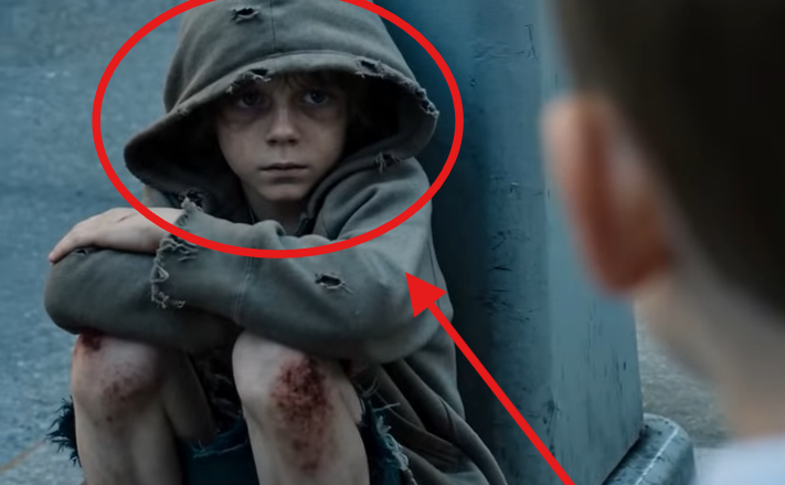 “Mom… that kid…” The woman almost kept walking.